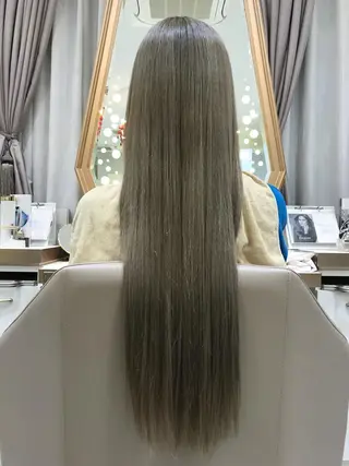 ロング カラー 江崎 わか子のヘアスタイル