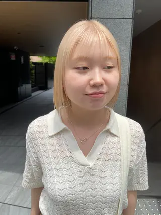 ショート カラー 室谷 侑奈のヘアスタイル