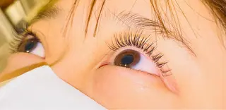 マツエク・マツパ ジャパンアイリストカレッジ大阪天王寺本校所属・ミヤサカ ミズキの眉毛・アイブロウイメージ