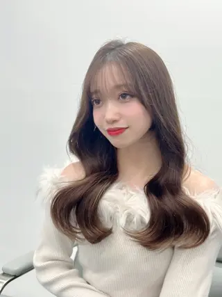 セミロング スワイプするのちょっ と待った艶髪/透明感のヘアスタイル