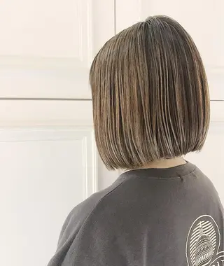 ショート カラー Neolive caffのヘアスタイル