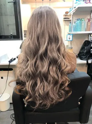 セミロング LANI OOSAKAのヘアスタイル