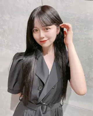 ロング アールバイニーナ所属・R by NINA アールバイニーナのヘアスタイル