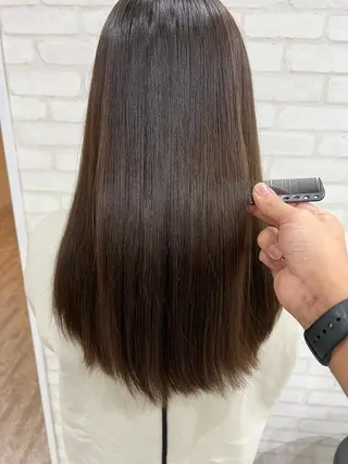 ロング 髪質改善 上品艶感カラーのヘアスタイル