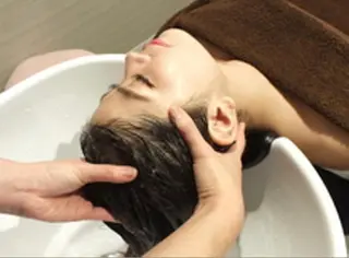 ロング 人見知りさんでも安心 奥田 里佳子のヘアスタイル