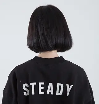 ショート カラー ニシオカ タクヤのヘアスタイル