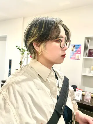 ショート カラー ハイトーン/レイヤー /ウルフ⭐️永田⭐️のヘアスタイル