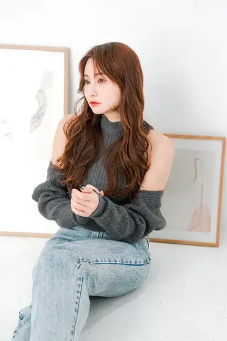 ロング カラー 近藤 若菜のヘアスタイル