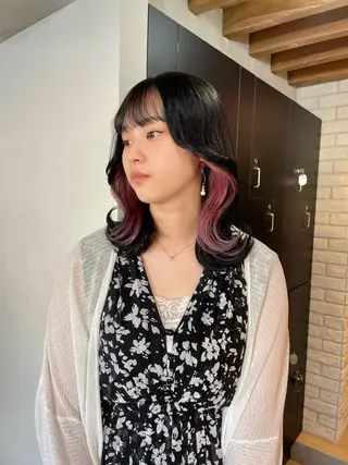 ミディアム 横山 奈央のヘアスタイル