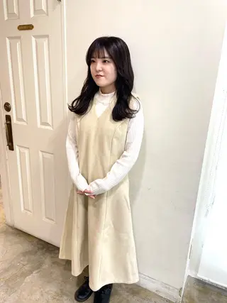 セミロング カラー MIOベージュカラー 柔らかいカラーのヘアスタイル