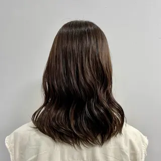 ミディアム カラー 神谷 有音のヘアスタイル