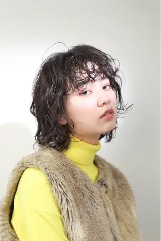 ショート かどたはるな レイヤー/パーマのヘアスタイル