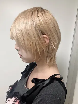 ショート moriofromlondon原宿本店所属・fumikaブリーチ /ウルフのヘアスタイル