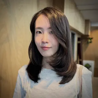 ミディアム INORI🐳/艶カ ラー/レイヤーカットのヘアスタイル