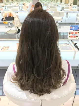 セミロング 特殊カラー/ブリーチ 道満ゆいなのヘアスタイル