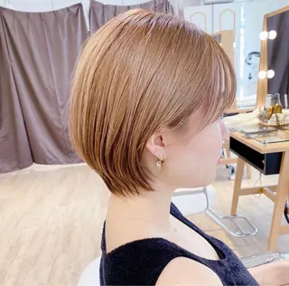 ショート ボブ ブリーチ/miinaのヘアスタイル