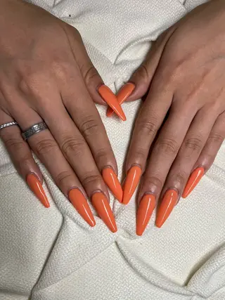 ネイル nail.salon .Reversalのネイルデザイン