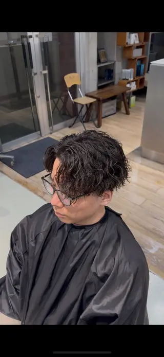 パーマ メンズ fifth原宿 堀内新史のヘアスタイル