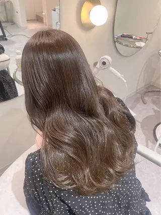 ロング カラー 近藤 若菜のヘアスタイル
