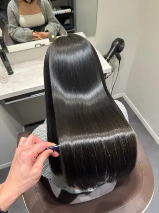 セミロング SALOWIN east店6F所属・TAKUMI 【美髪特化】のヘアスタイル