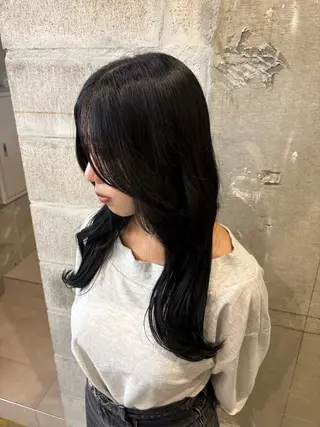 ロング カラー ナナ/ sys by fitのヘアスタイル
