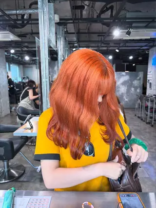 セミロング カラー ハイトーンブロンド 横浜💞ミオのヘアスタイル