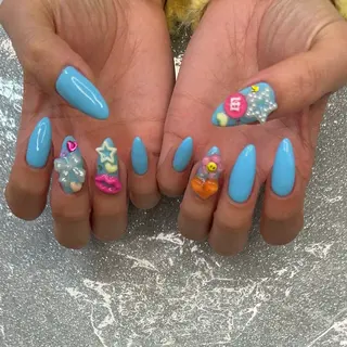 ネイル VIERU 🌈🎀💖のネイルデザイン