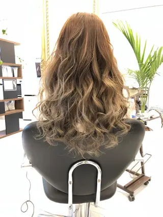 ロング ケアブリーチ&シール エクステの店和田翔莉のヘアスタイル