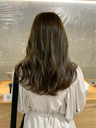 ロング LOREN＋透明感 オリーブhirokoのヘアスタイル