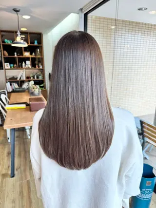 ロング カラー ツキダテ ユイのヘアスタイル