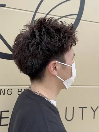 パーマ メンズ メンズパーマ特化 秋本晴紀のヘアスタイル