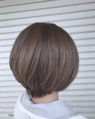 ショート カラー レイヤーカット匠 イソザキノリユキのヘアスタイル