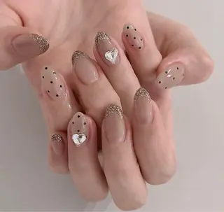 ネイル クイーンズネイル銀座所属・Queeens nailのネイルデザイン