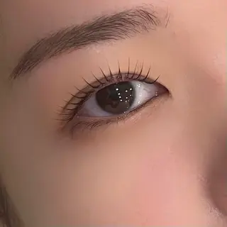 マツエク・マツパ THE CHIC所属・sigehiro ayumiの眉毛・アイブロウイメージ