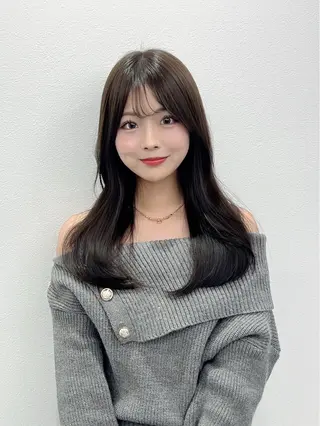 セミロング カラー パーマ ヘアアレンジ キッズ 西口徒歩20秒 寒色 カラーミディアムヘアのヘアスタイル