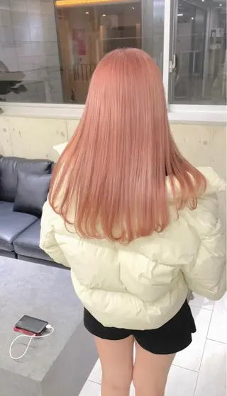 ロング カラー Kvell&Co.所属・ハイトーン カラーのヘアスタイル