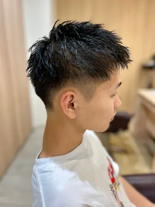 メンズ 牛尾 丈のヘアスタイル