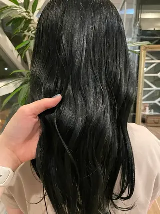 ミディアム カラー 西 優衣奈のヘアスタイル