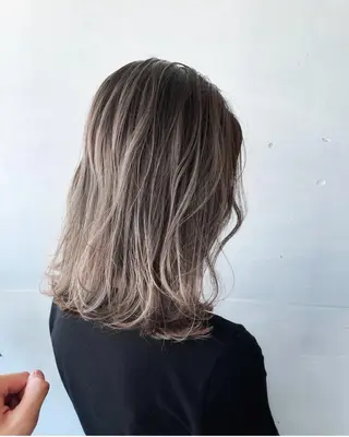 ミディアム カラー かわさき ともやのヘアスタイル