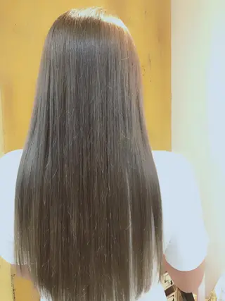 ロング カラー 嶋村夏実🌼レイヤー 🌸白髪ぼかしのヘアスタイル