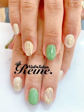 ネイル Nailsalon Reine所属・玉栄 伶奈のネイルデザイン