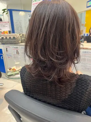 ミディアム 86futureshair所属・岡田 麻矢のヘアスタイル