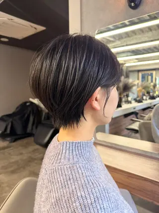 ショート カラー Cloe所属・久世 聡のヘアスタイル