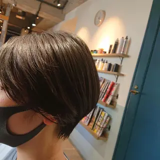 ショート alushe 岡 陽子のヘアスタイル