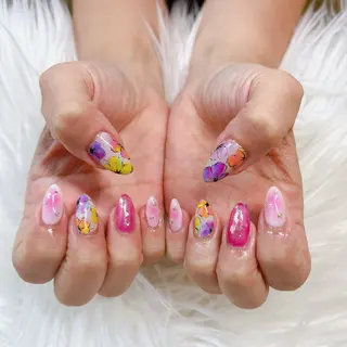 ネイル 根津 綾子のネイルデザイン