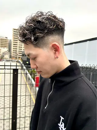 ショート カラー パーマ メンズ メンズ特化❤️🔥 パーマ職人江口佳乃のヘアスタイル