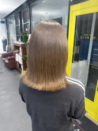 ミディアム カラー 桒村 沙綾のヘアスタイル