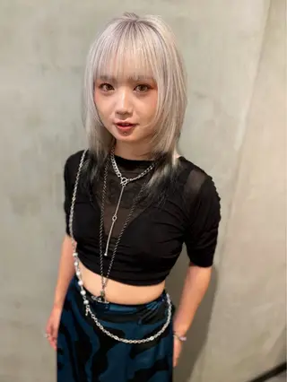 セミロング カラー 優 作のヘアスタイル