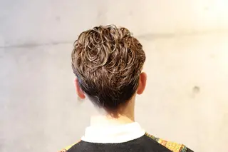 ショート カラー パーマ アドミラルYoshi oのヘアスタイル