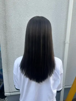 セミロング カラー 安達 望のヘアスタイル
